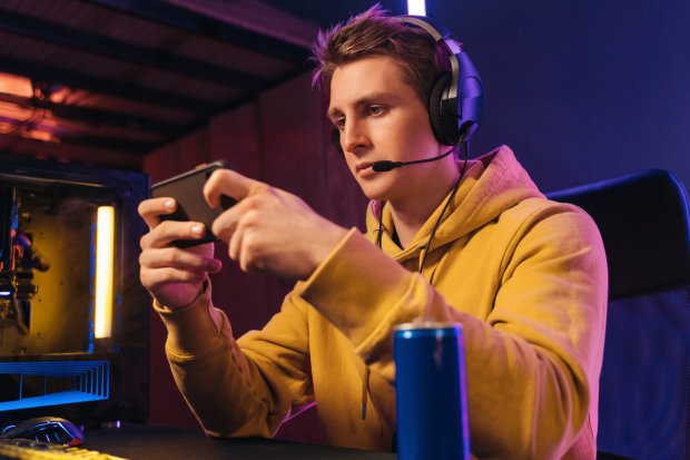 gamer smartphone illustration
